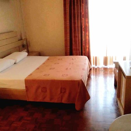 Hotel Kypreos Kamena Vourla Esterno foto