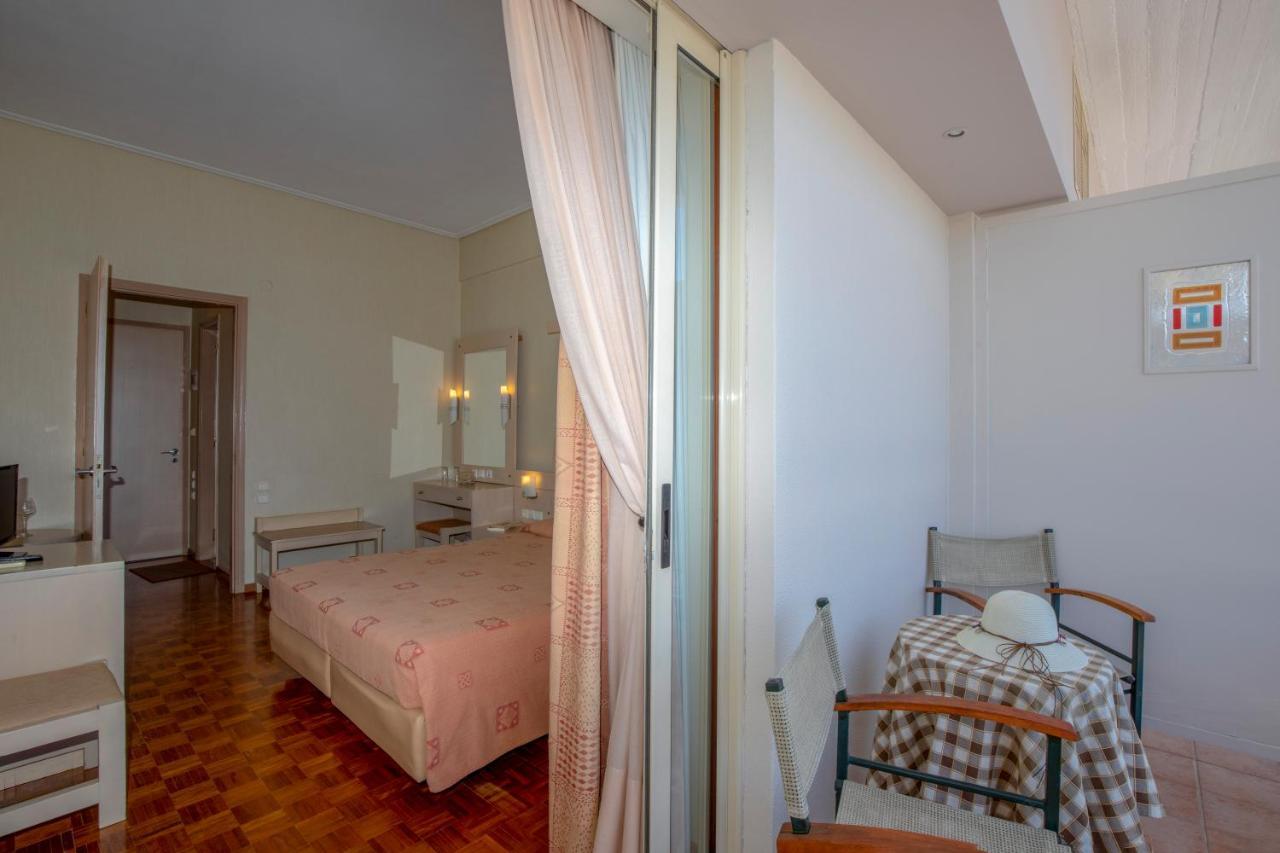 Hotel Kypreos Kamena Vourla Esterno foto